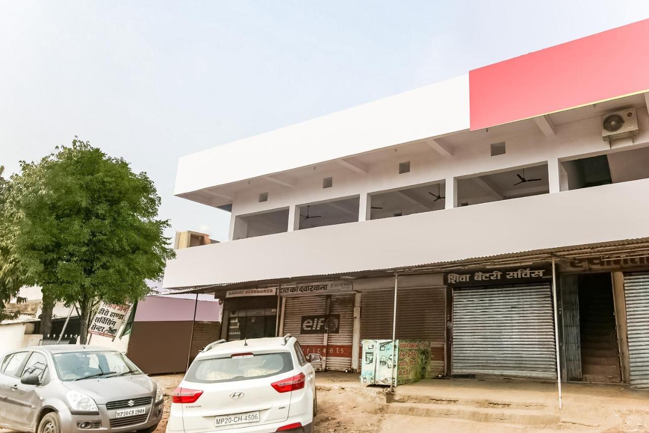 Oyo 69647 Yash Lodge 贾巴尔普尔 外观 照片