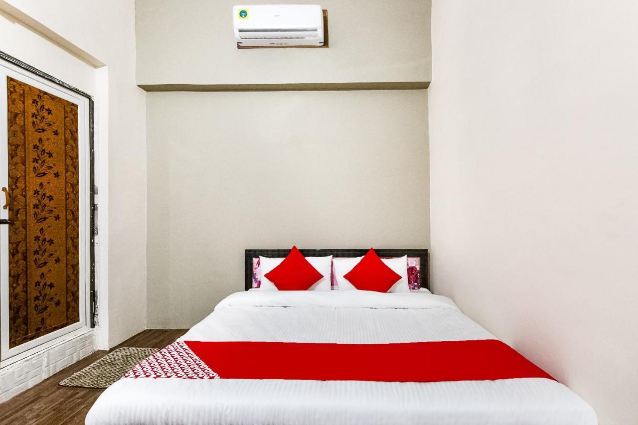 Oyo 69647 Yash Lodge 贾巴尔普尔 外观 照片