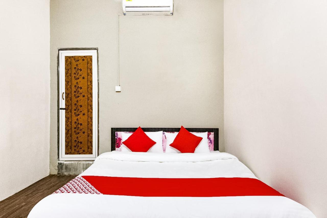 Oyo 69647 Yash Lodge 贾巴尔普尔 外观 照片