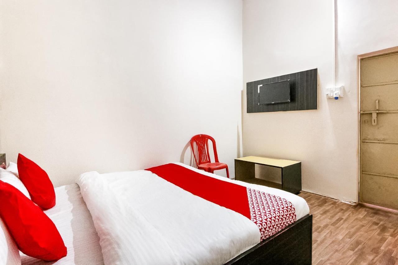 Oyo 69647 Yash Lodge 贾巴尔普尔 外观 照片