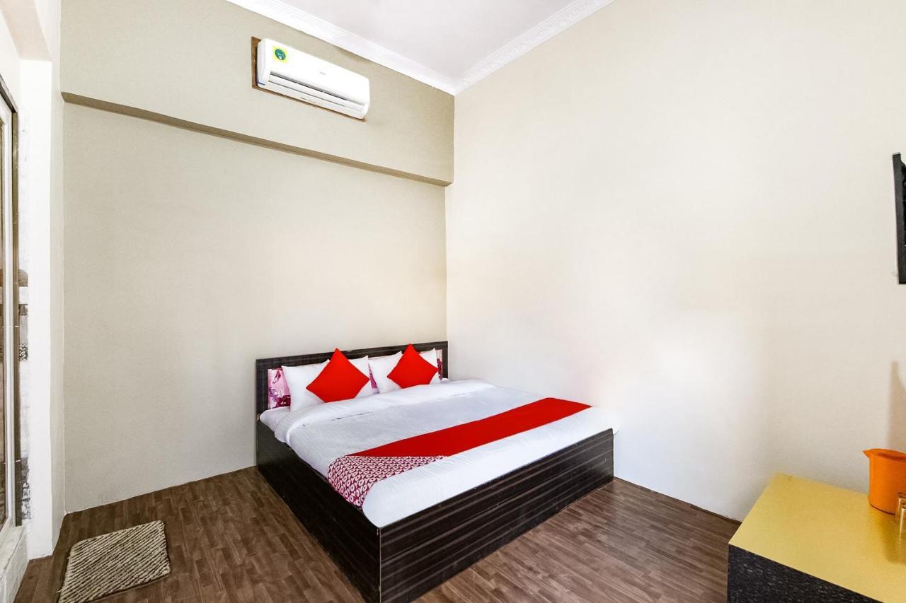 Oyo 69647 Yash Lodge 贾巴尔普尔 外观 照片